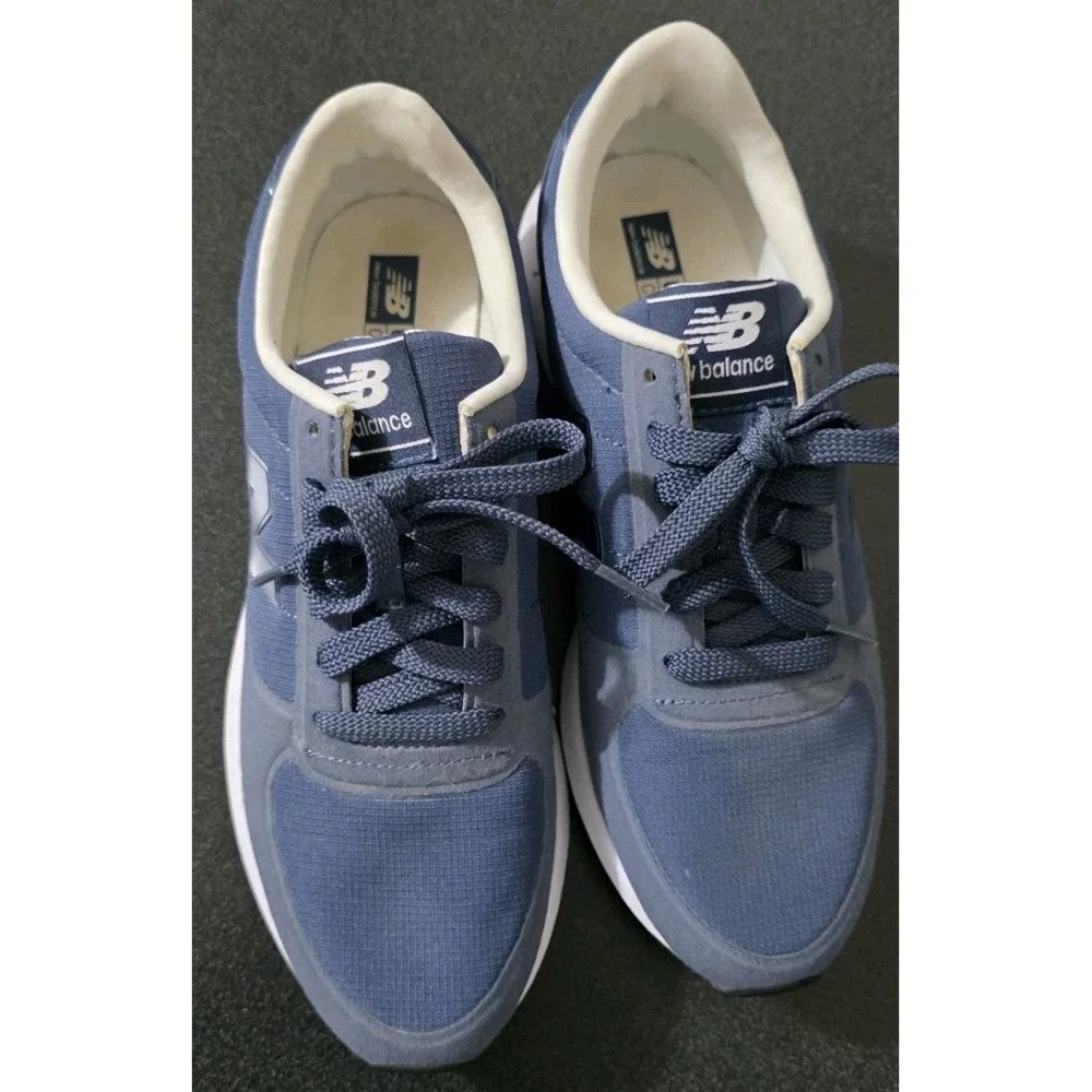 New Balance Women's Blue Athletic Sneakers
